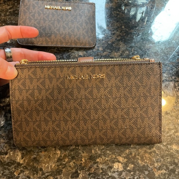 Michael Kors Set - Picture 9 of 9